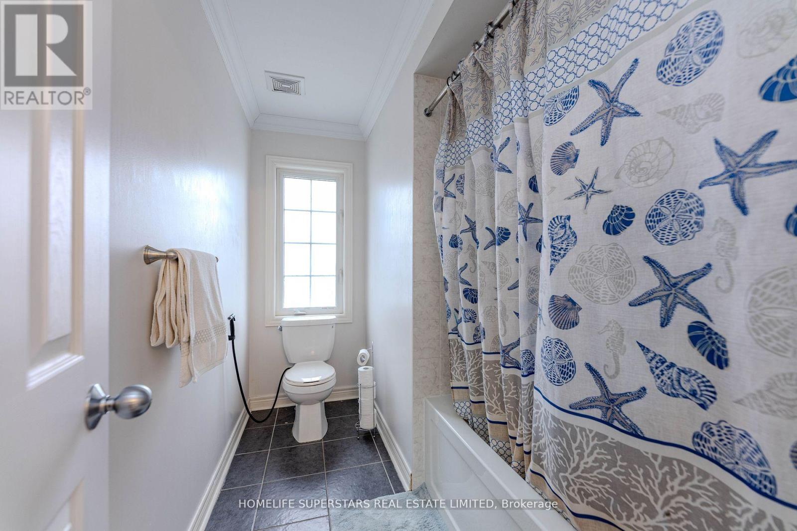 50 Romanelli Crescent, Bradford West Gwillimbury, Ontario  L3Z 0X7 - Photo 43 - N12216864