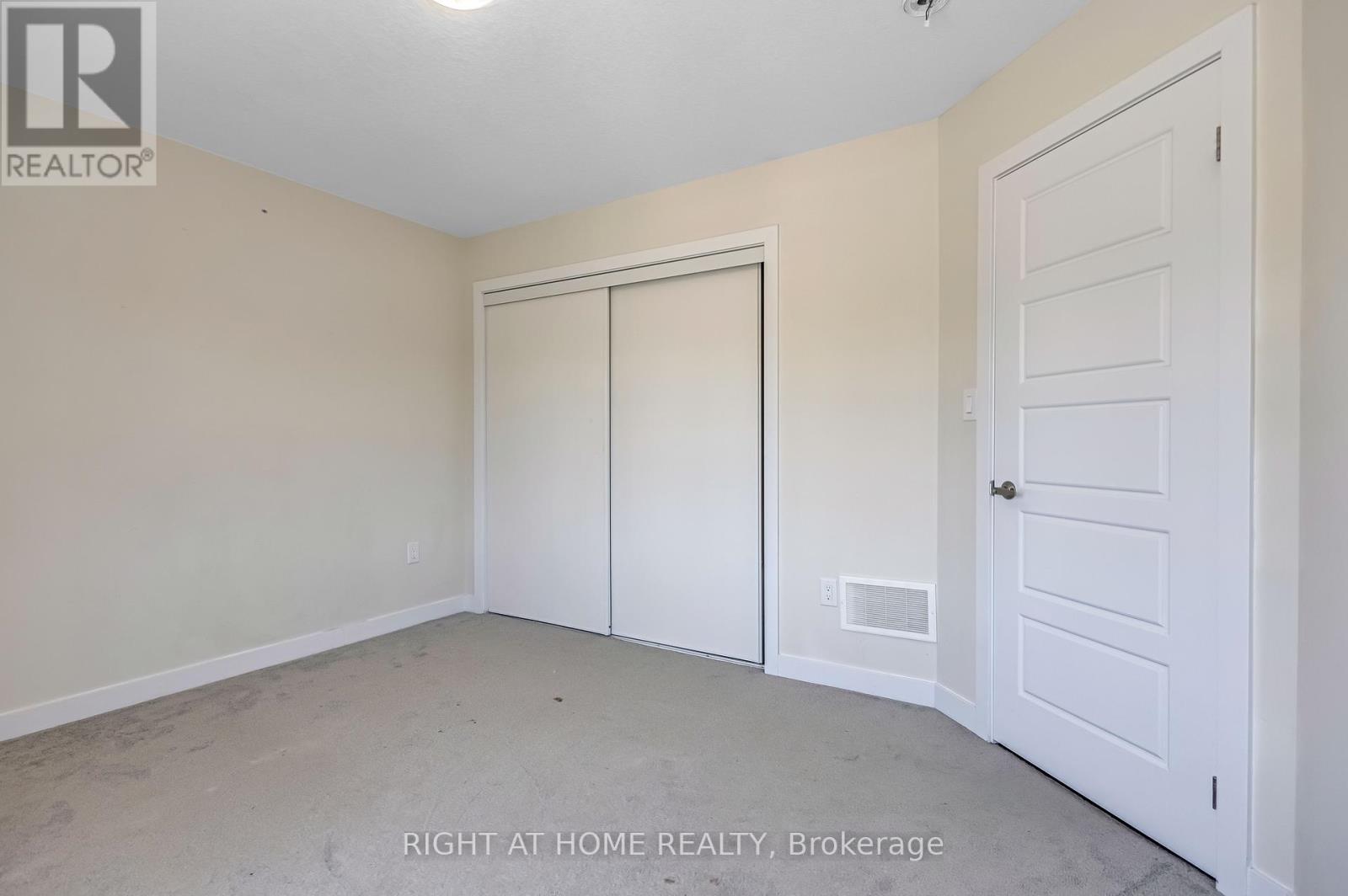 44 Santos Drive, Haldimand, Ontario  N3W 0H1 - Photo 29 - X12305981
