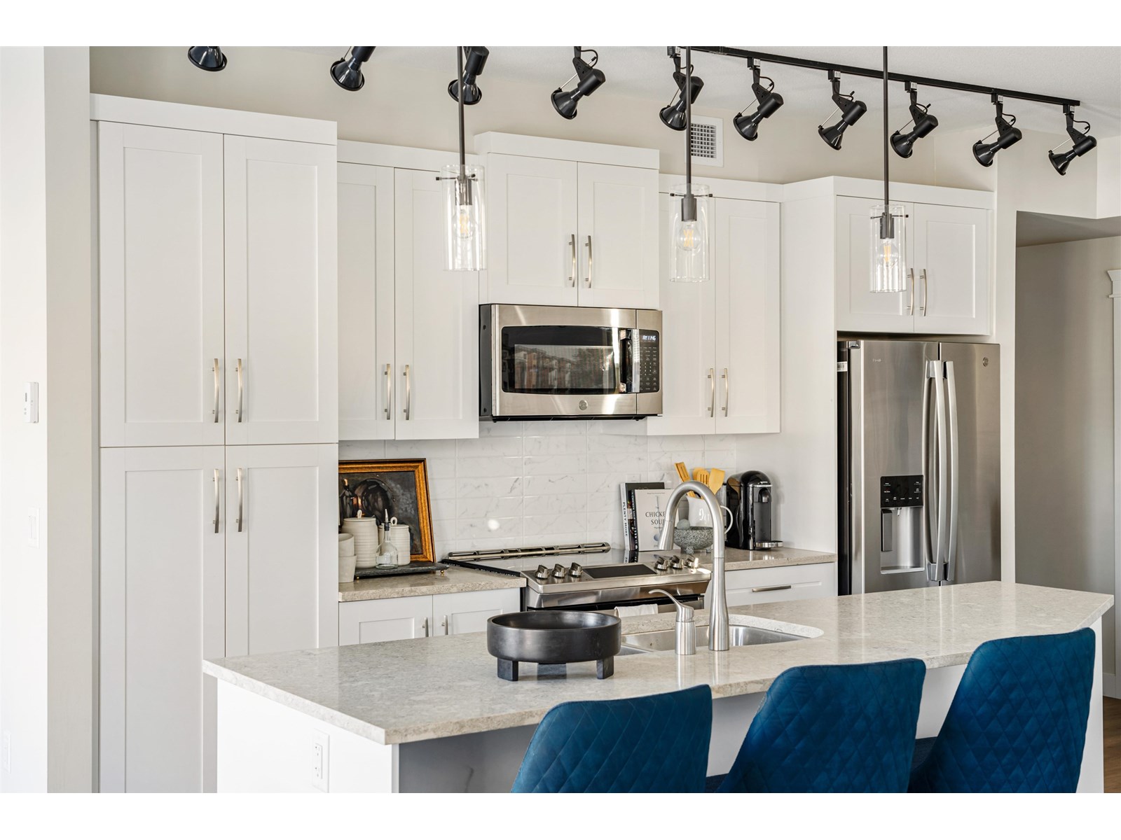 A433 8233 208b Street, Langley, British Columbia V2Y 4M7 - Photo 2 - R3009197