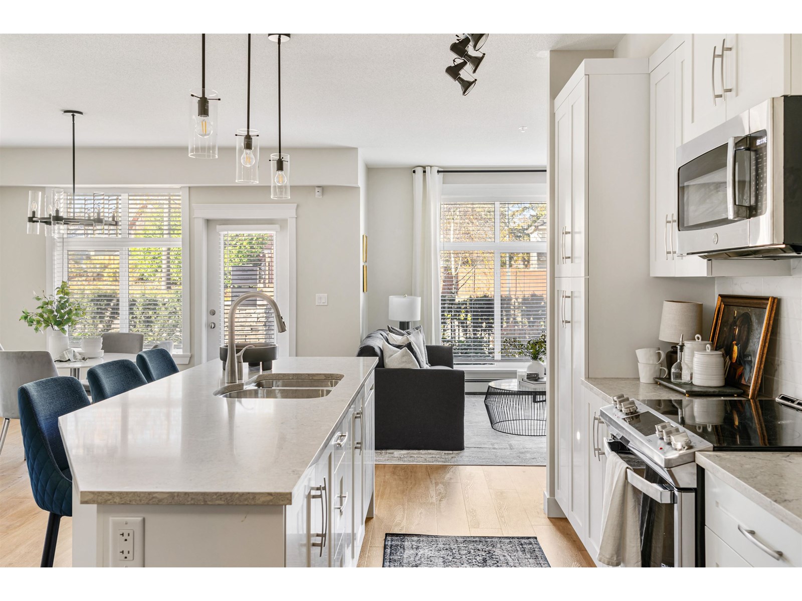 A433 8233 208b Street, Langley, British Columbia V2Y 4M7 - Photo 4 - R3009197