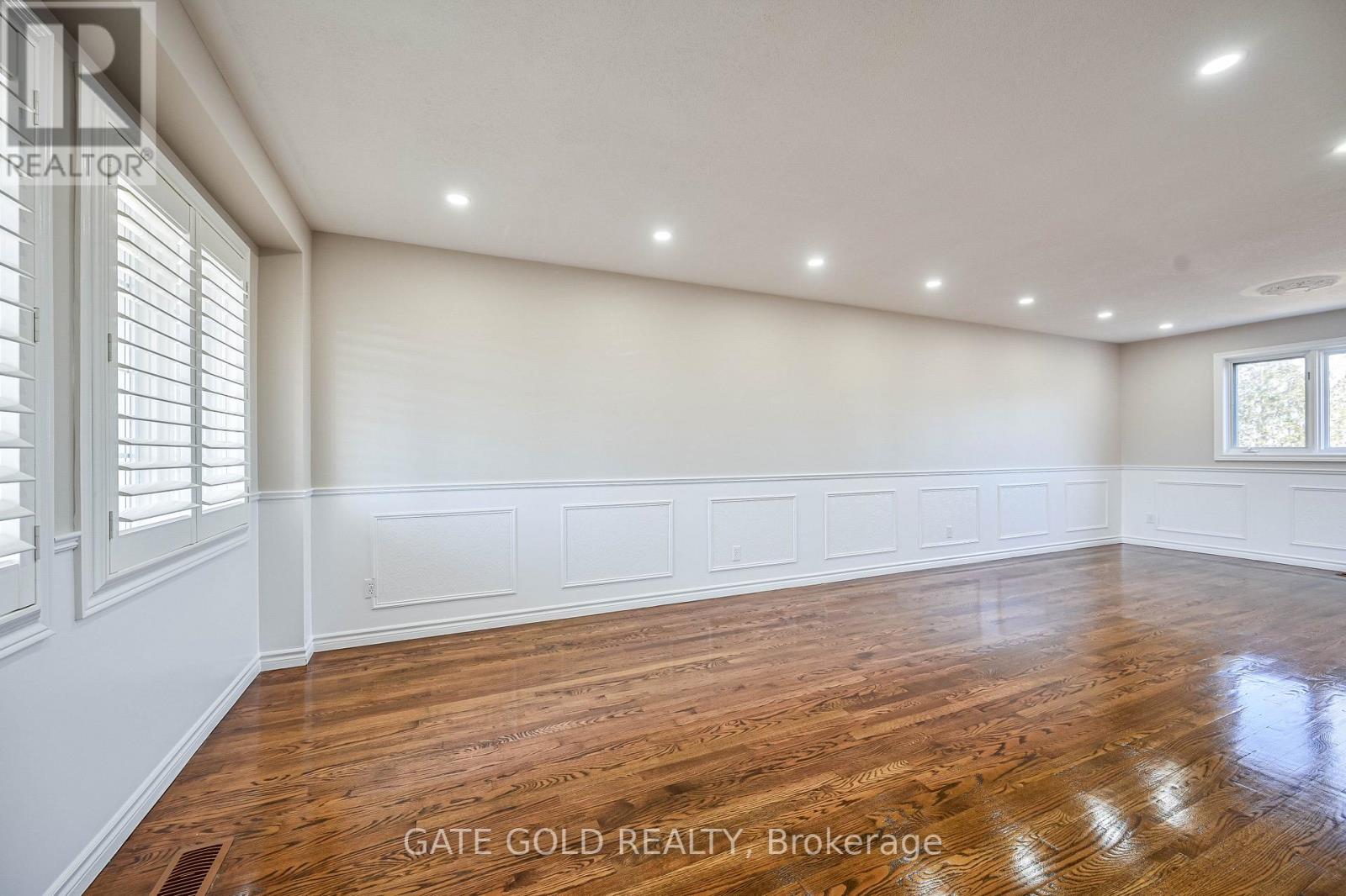 Property at 228 HIGHLAND ROAD W image 4