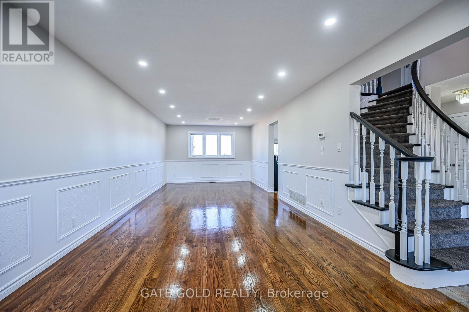 Property at 228 HIGHLAND ROAD W image 5