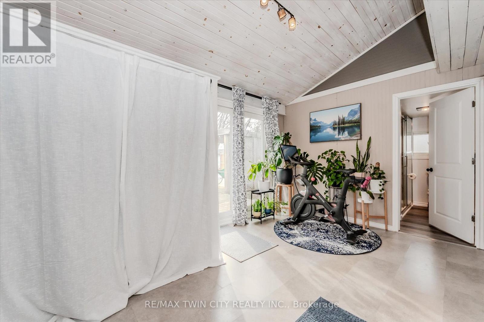 999 Northfield Drive E, Woolwich, Ontario  N0B 1N0 - Photo 18 - X12307692