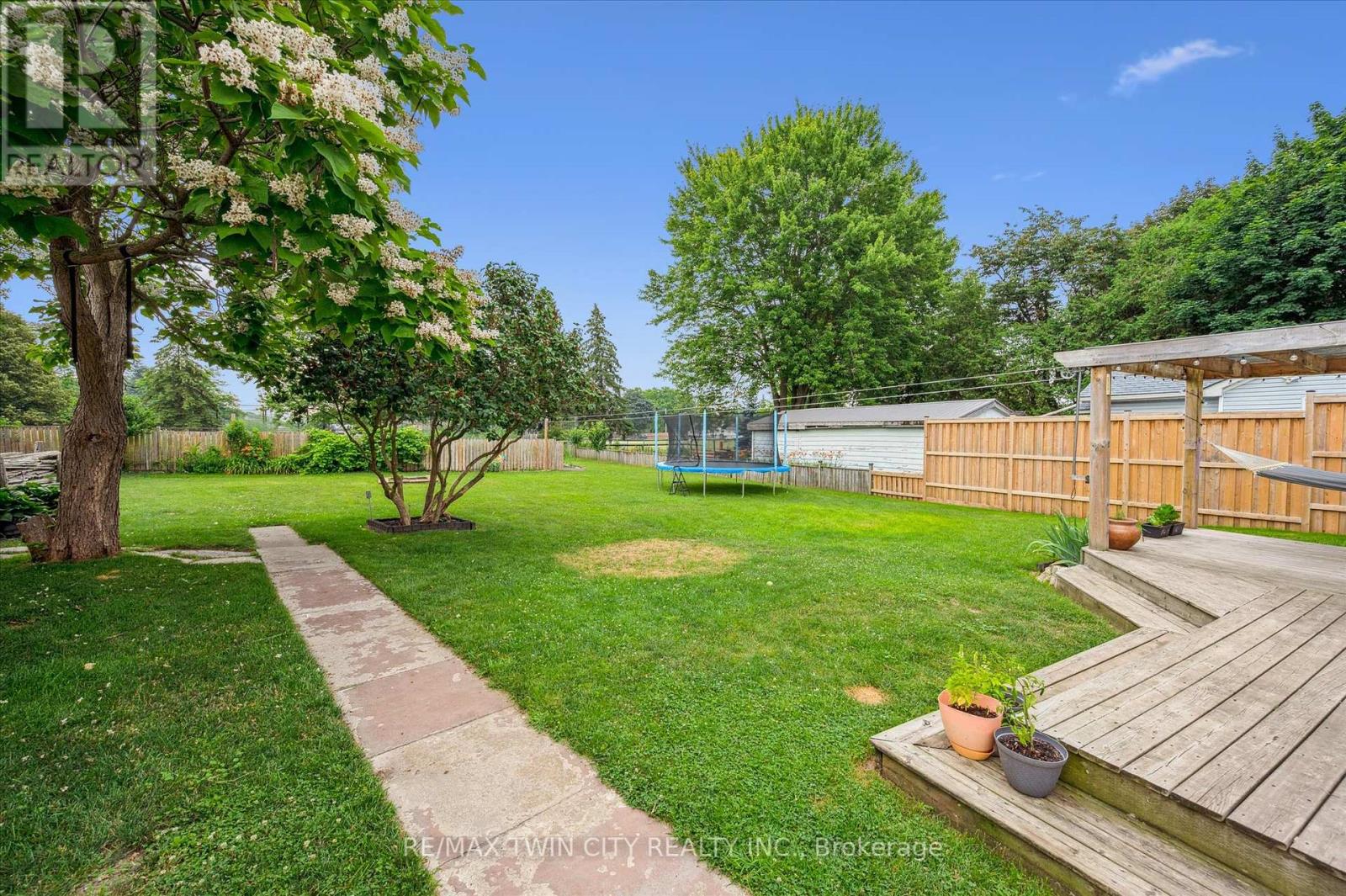 999 Northfield Drive E, Woolwich, Ontario  N0B 1N0 - Photo 31 - X12307692