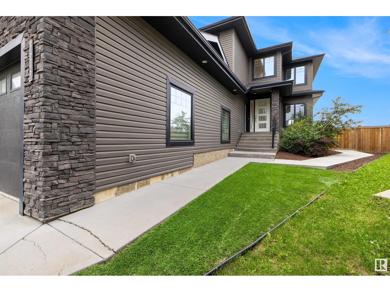 Property at 3626 CLAXTON PL SW image 4