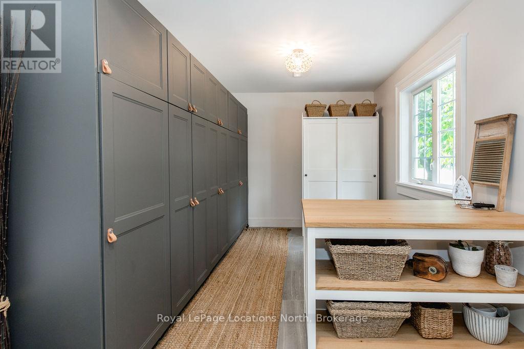 221 Jane Street, Clearview, Ontario  L0M 1S0 - Photo 23 - S12307615