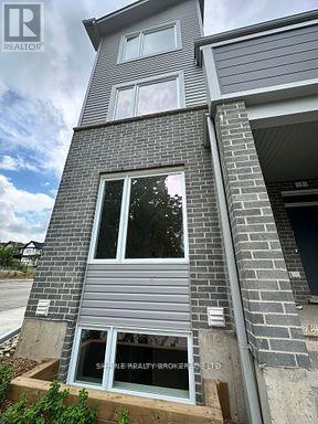 Property at 1 - 990 DEVERON CRESCENT image 1