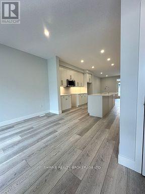 Property at 1 - 990 DEVERON CRESCENT image 2
