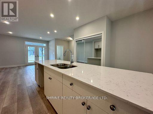 Property at 1 - 990 DEVERON CRESCENT image 4