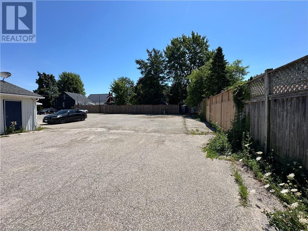 377 Huron Street, Stratford, Ontario  N5A 5T6 - Photo 8 - 40753849