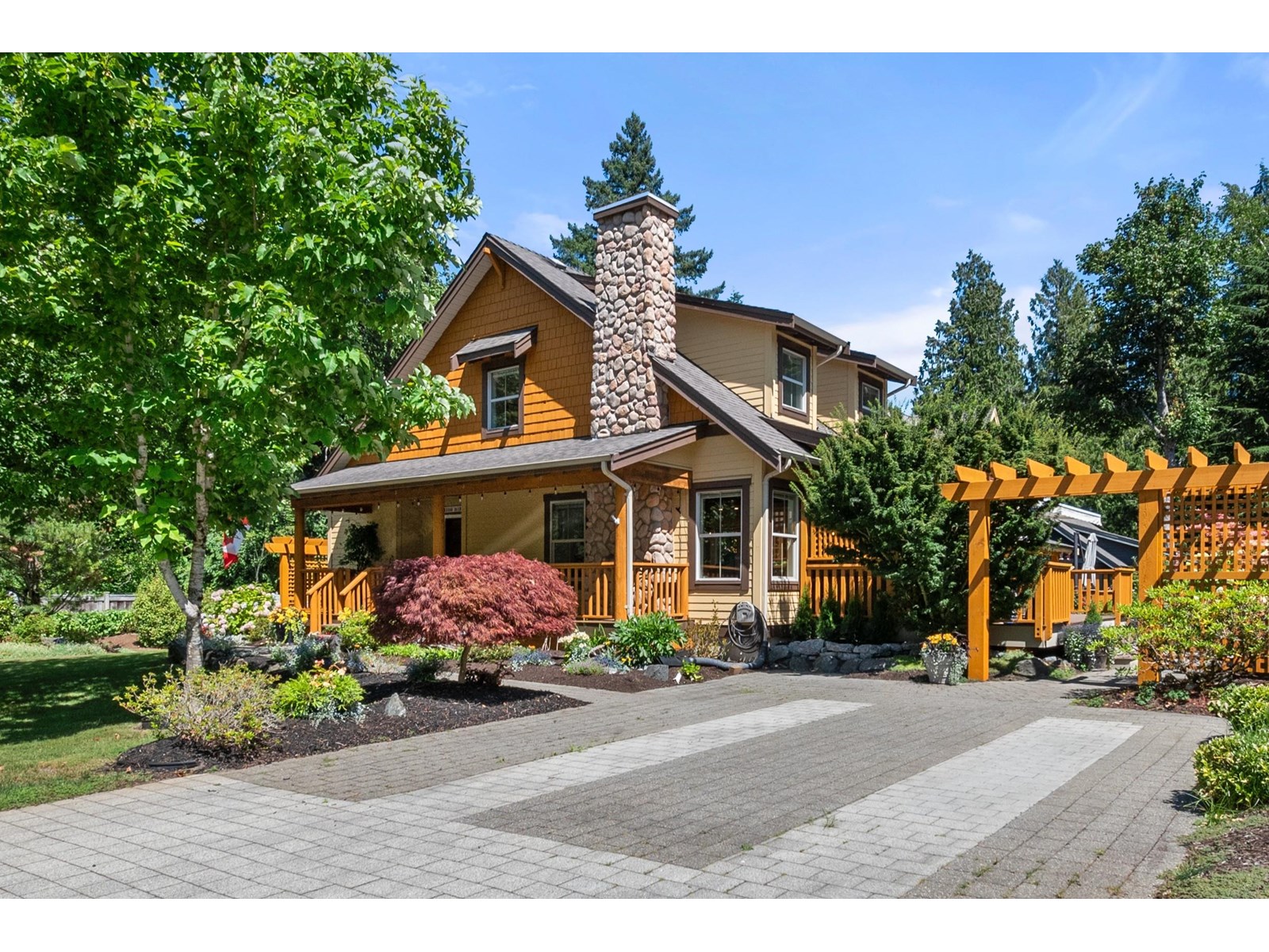 Property at 43584 DEER RUN image 1