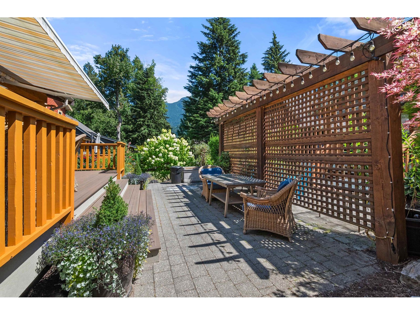 Property at 43584 DEER RUN image 3