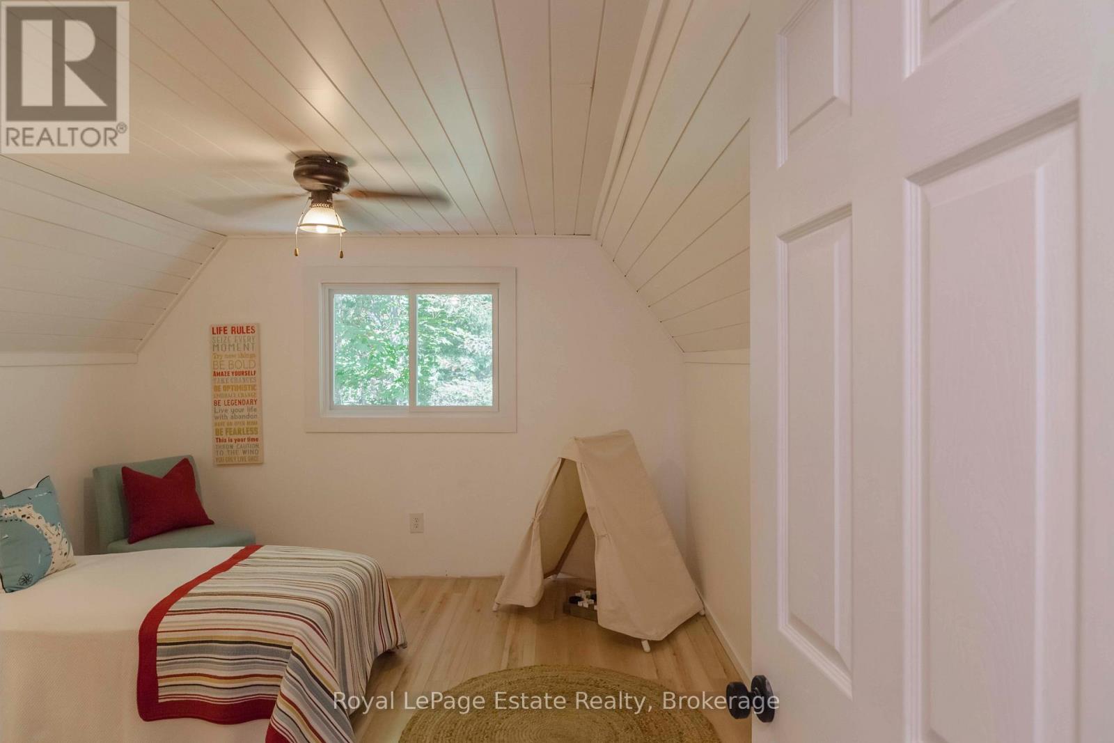 431 Dufferin Avenue N, South Bruce Peninsula, Ontario  N0H 2G0 - Photo 39 - X12307869