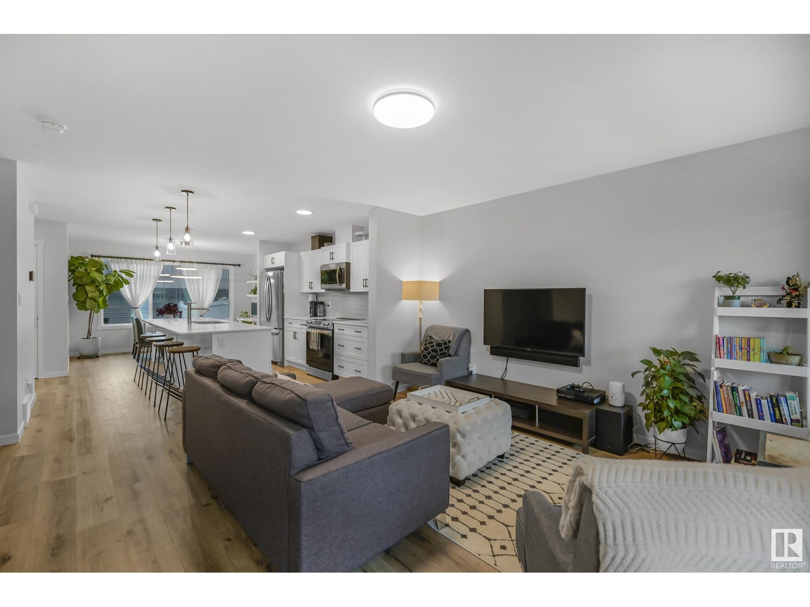 Property at 5696 JUCHLI AV NW image 4