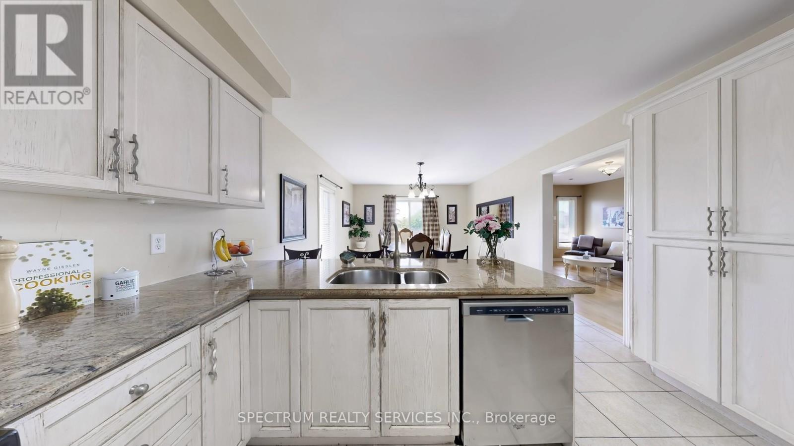 24 Cachet Hill Crescent, Vaughan, Ontario  L4H 1S6 - Photo 16 - N12307819