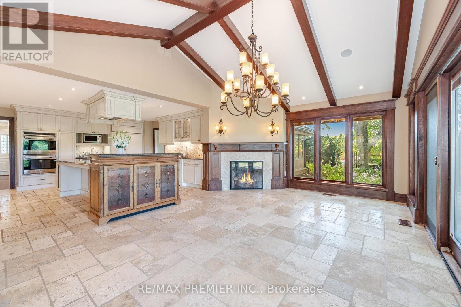 18 Ingleview Drive, Caledon, Ontario  L7C 1P3 - Photo 11 - W12307184