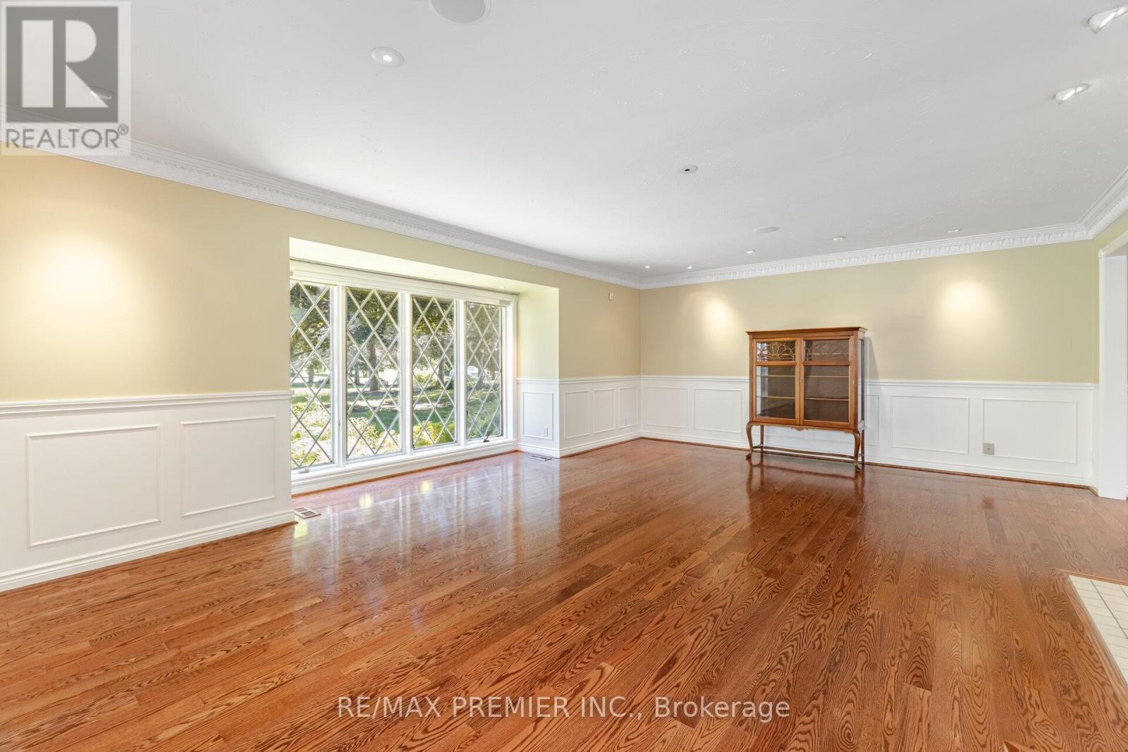 18 Ingleview Drive, Caledon, Ontario  L7C 1P3 - Photo 15 - W12307184