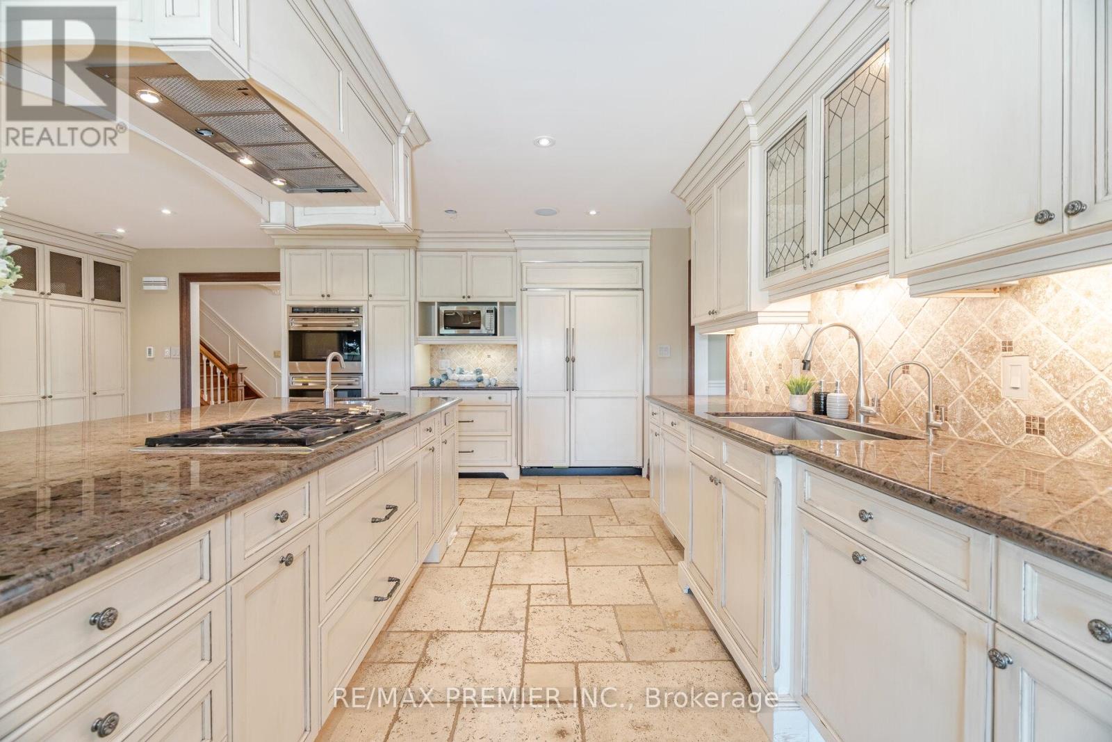 18 Ingleview Drive, Caledon, Ontario  L7C 1P3 - Photo 8 - W12307184