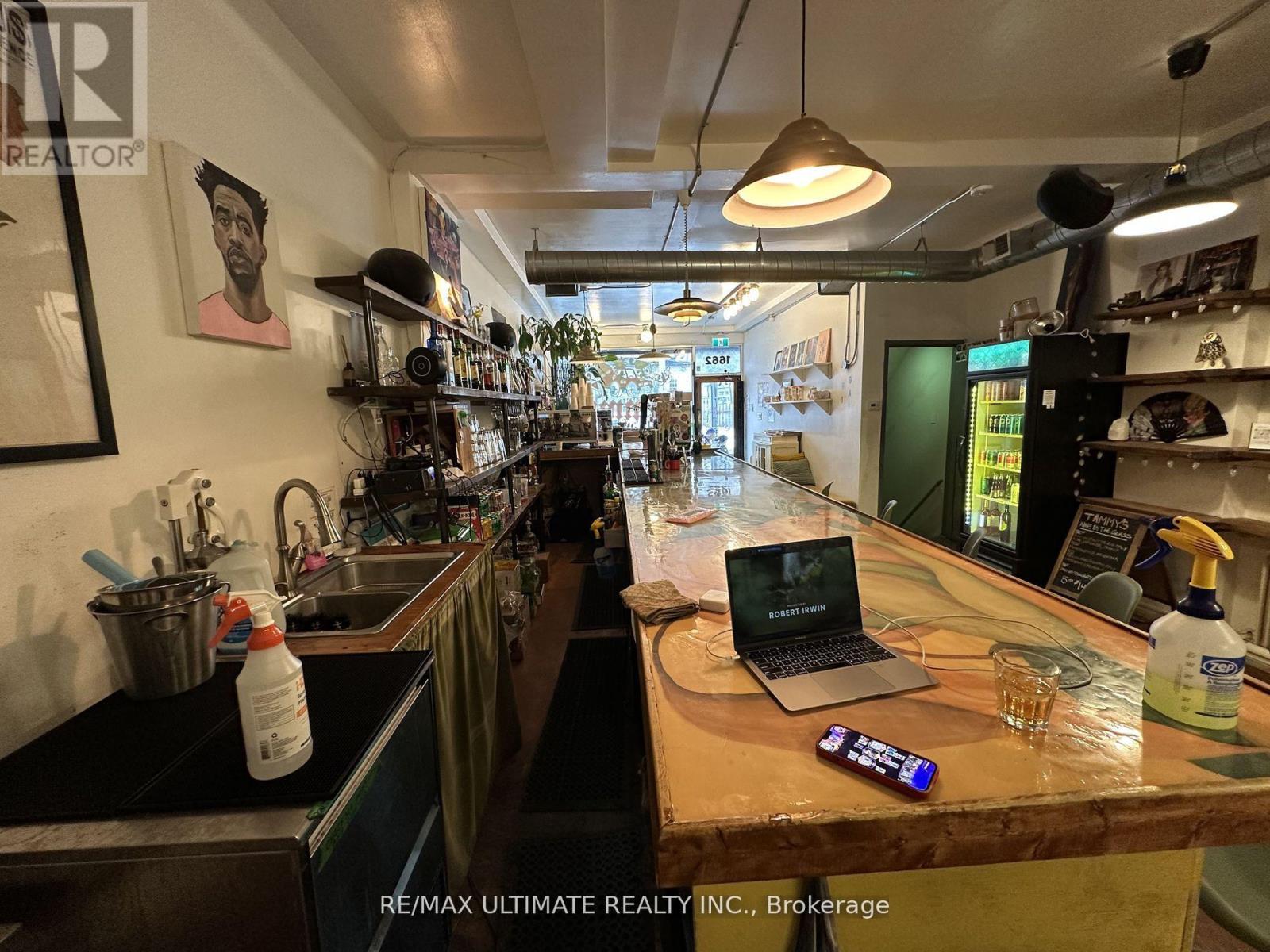 Property at 1662 QUEEN STREET W image 4