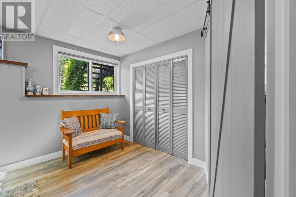 Property at 5790 70 Avenue image 3
