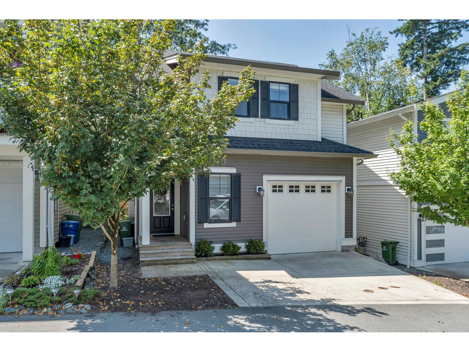 Property at 16 47042 MACFARLANE PLACE image 2