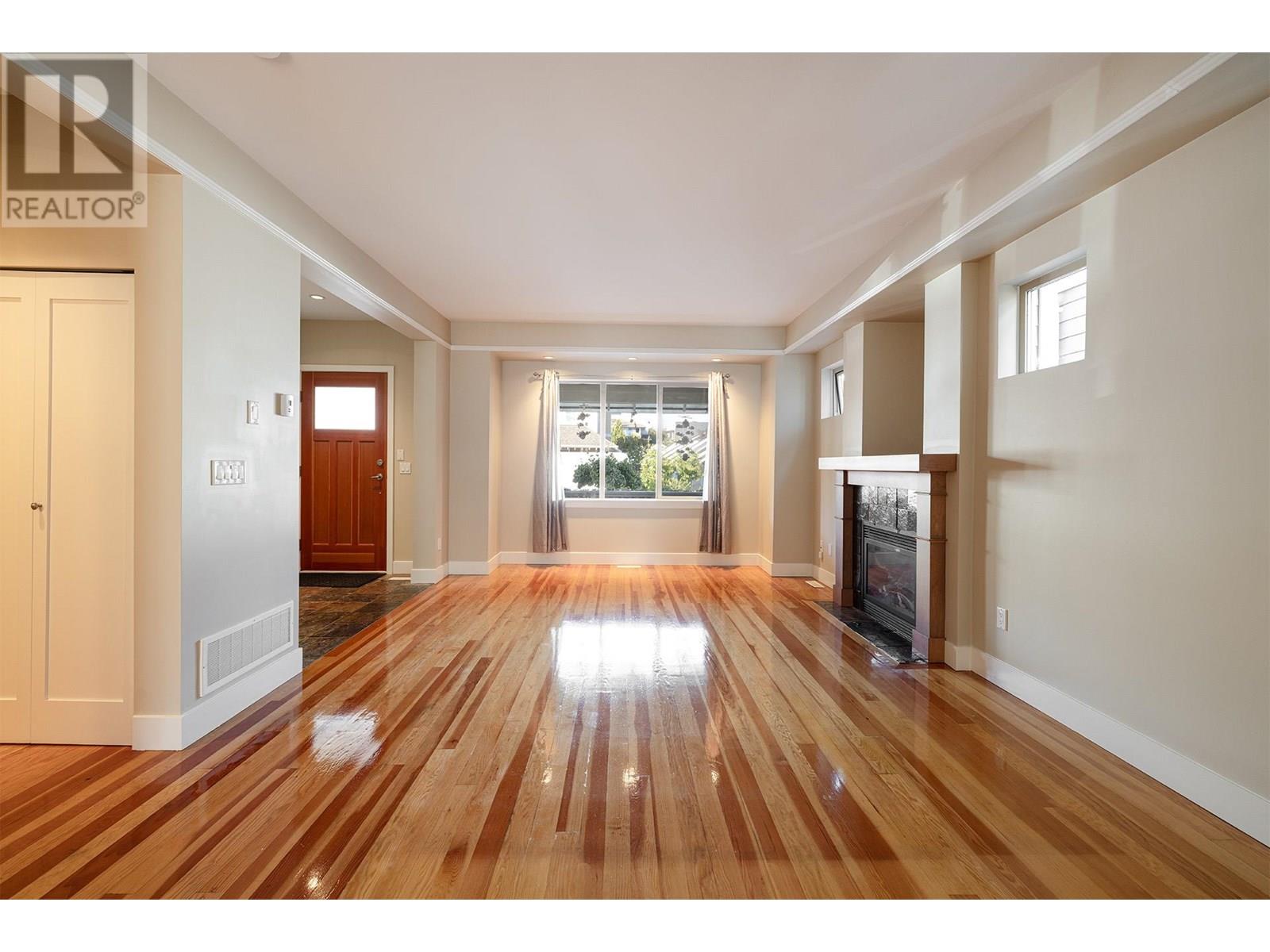 Property at 214 JENSEN STREET image 4