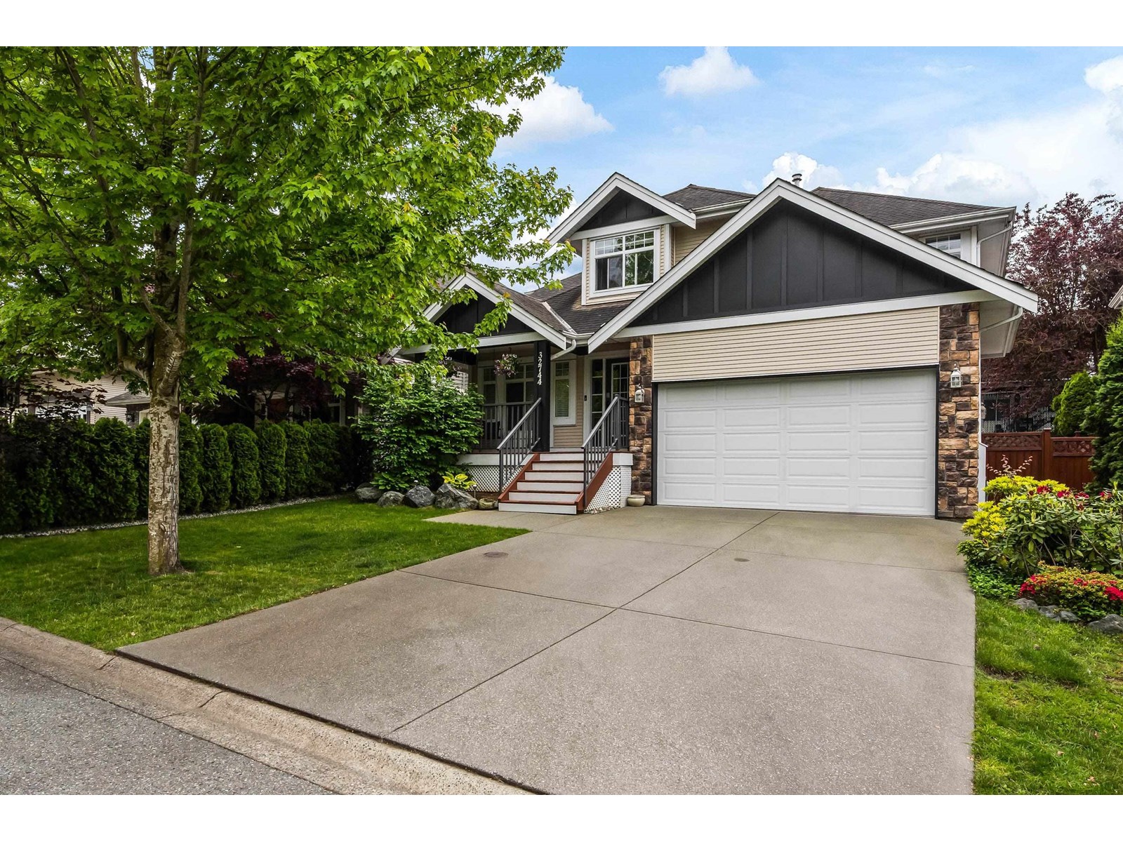 32744 Hood Avenue, Mission, British Columbia  V2V 7R9 - Photo 1 - R3030498