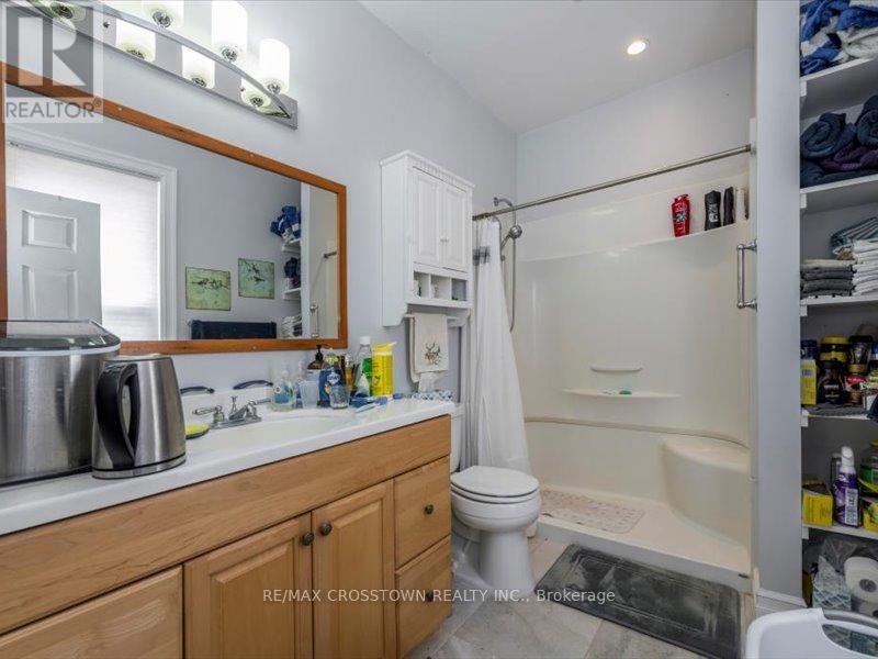 49 Park Street, Barrie (Queen's Park), Ontario  L4N 1H7 - Photo 20 - S12254032