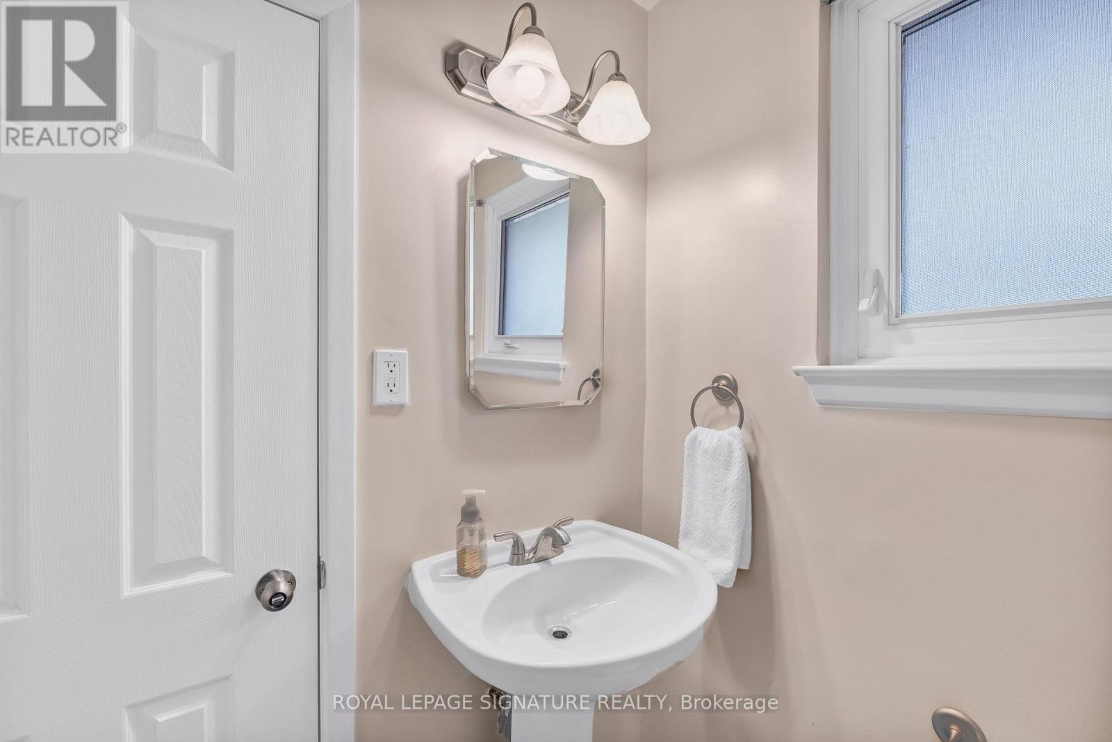 86 Heathview Avenue, Toronto, Ontario  M2K 2C5 - Photo 18 - C12307937