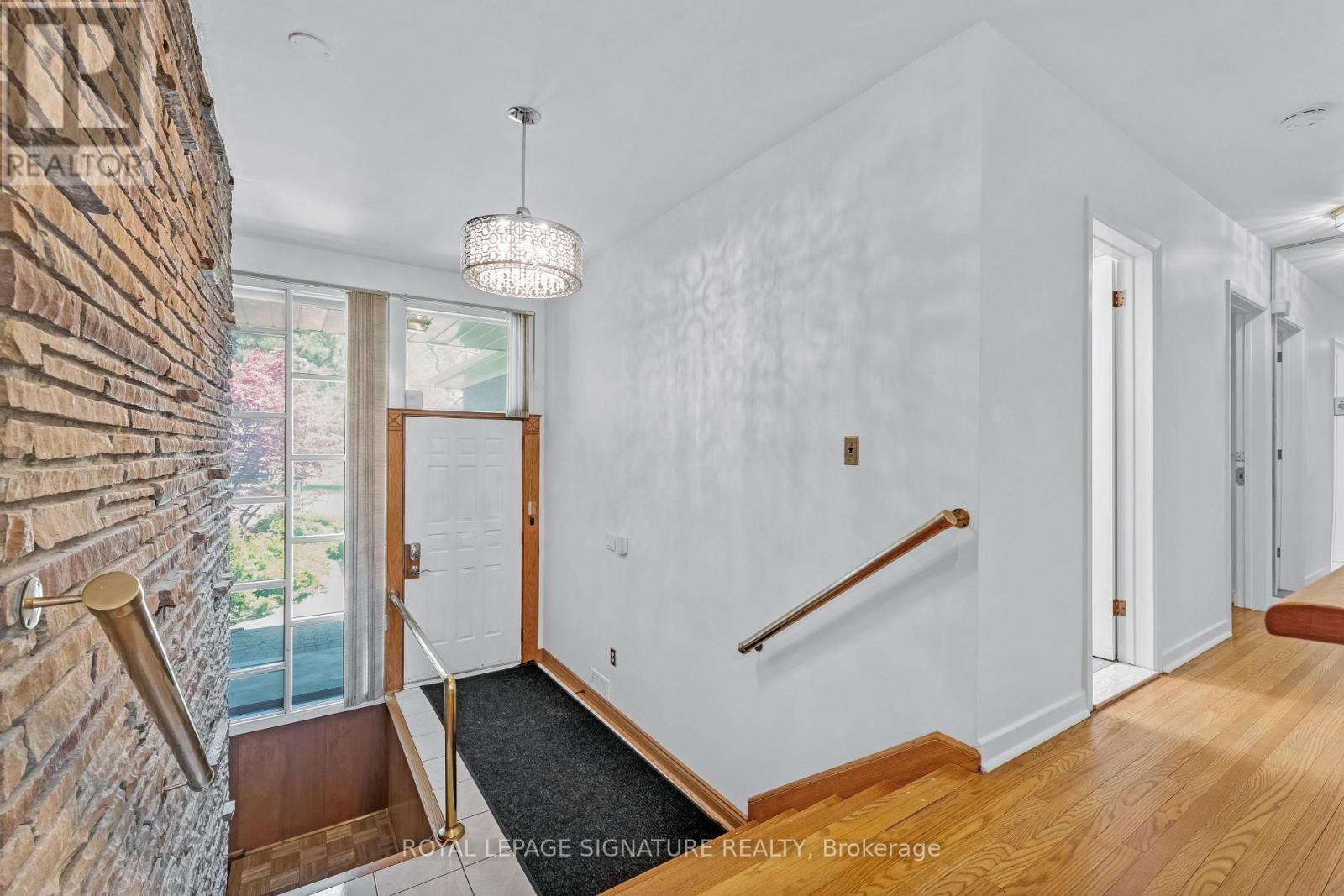 Property at 86 HEATHVIEW AVENUE image 3