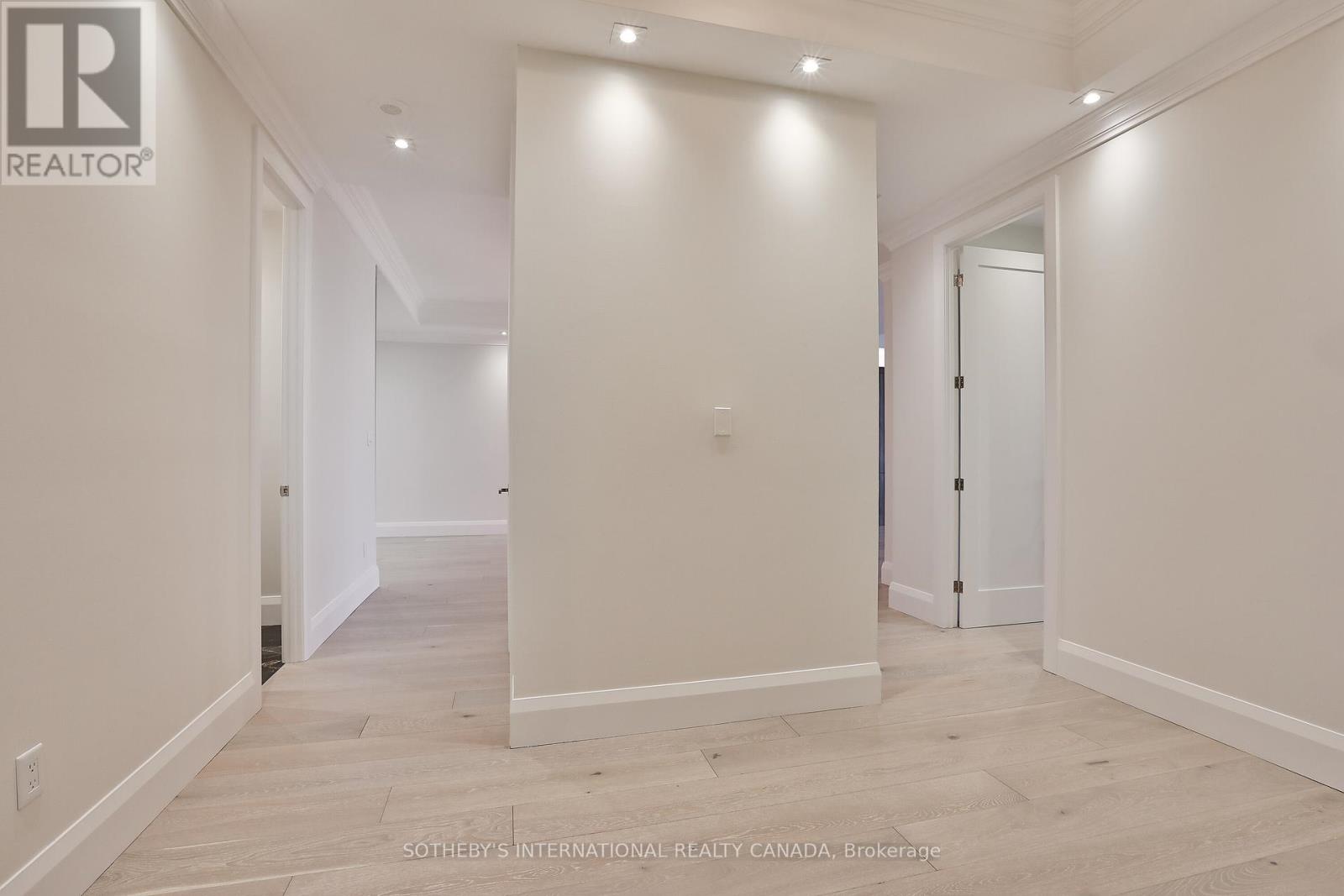 Property at 1101 - 99 AVENUE ROAD image 3