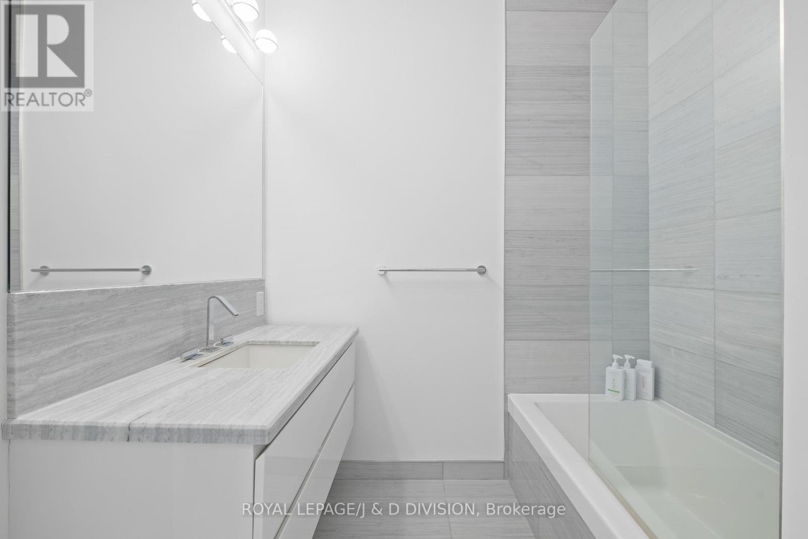 Ph 02 (5502) - 50 Charles Street E, Toronto, Ontario  M4Y 0C3 - Photo 23 - C12307986