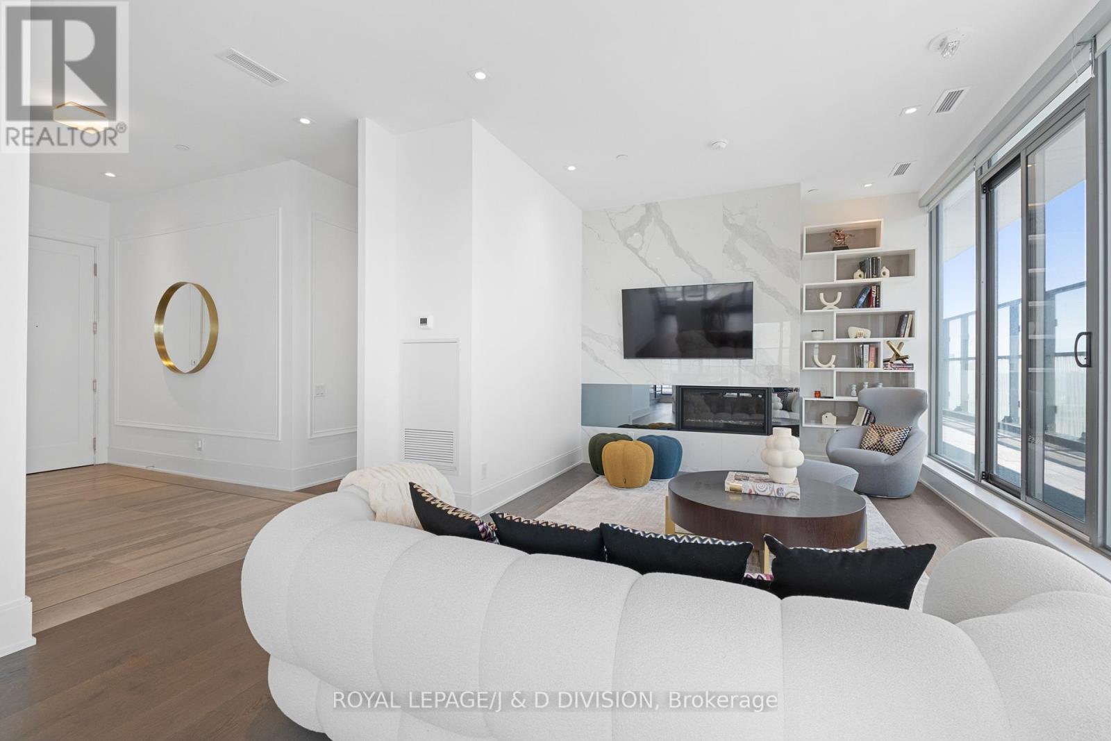 Property at PH 02 (5502) - 50 CHARLES STREET E image 3