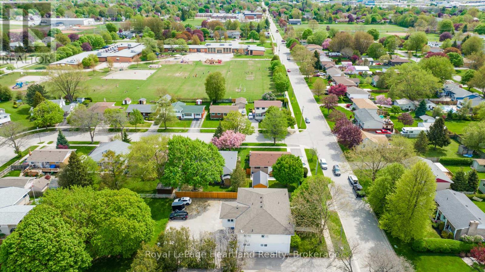 194 Bennett Street W, Goderich (Goderich (Town)), Ontario  N7A 1X8 - Photo 11 - X12308036