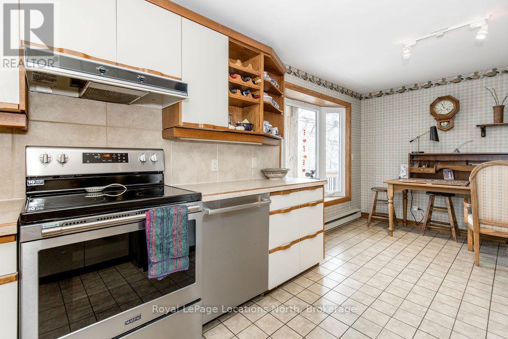 192 Hidden Lake Road, Blue Mountains, Ontario  L9Y 0T6 - Photo 11 - X12308123