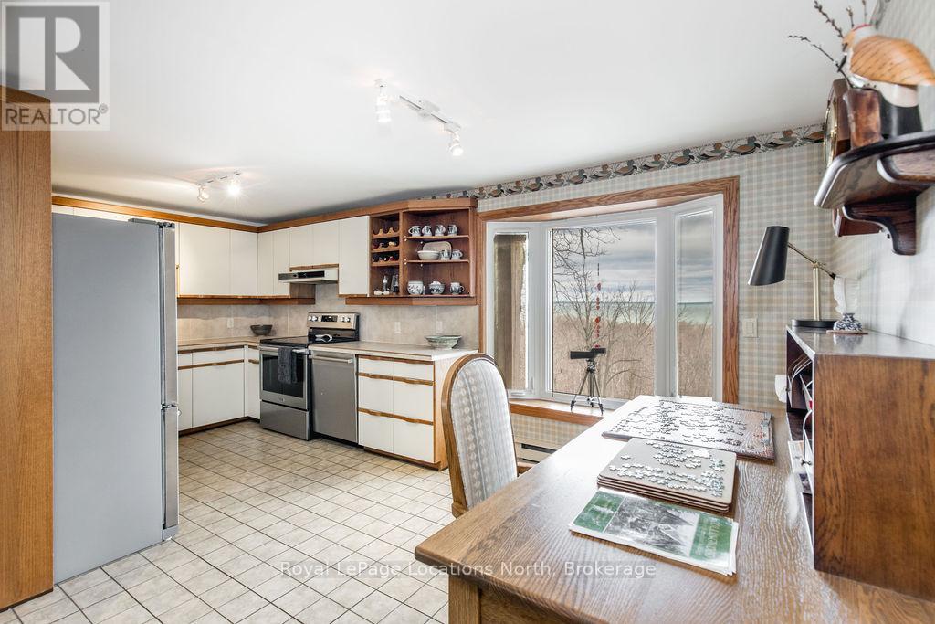 192 Hidden Lake Road, Blue Mountains, Ontario  L9Y 0T6 - Photo 8 - X12308123