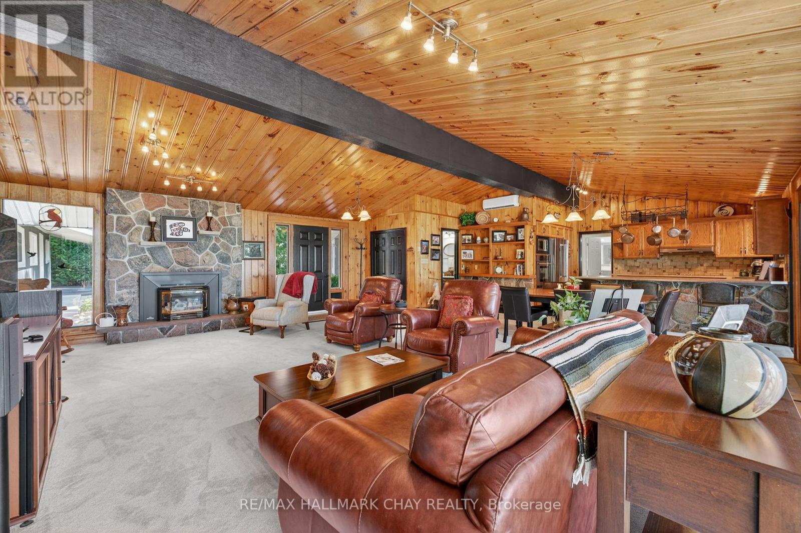 7 Lakeshore Road E, Oro-Medonte, Ontario  L0L 2E0 - Photo 19 - S12307983