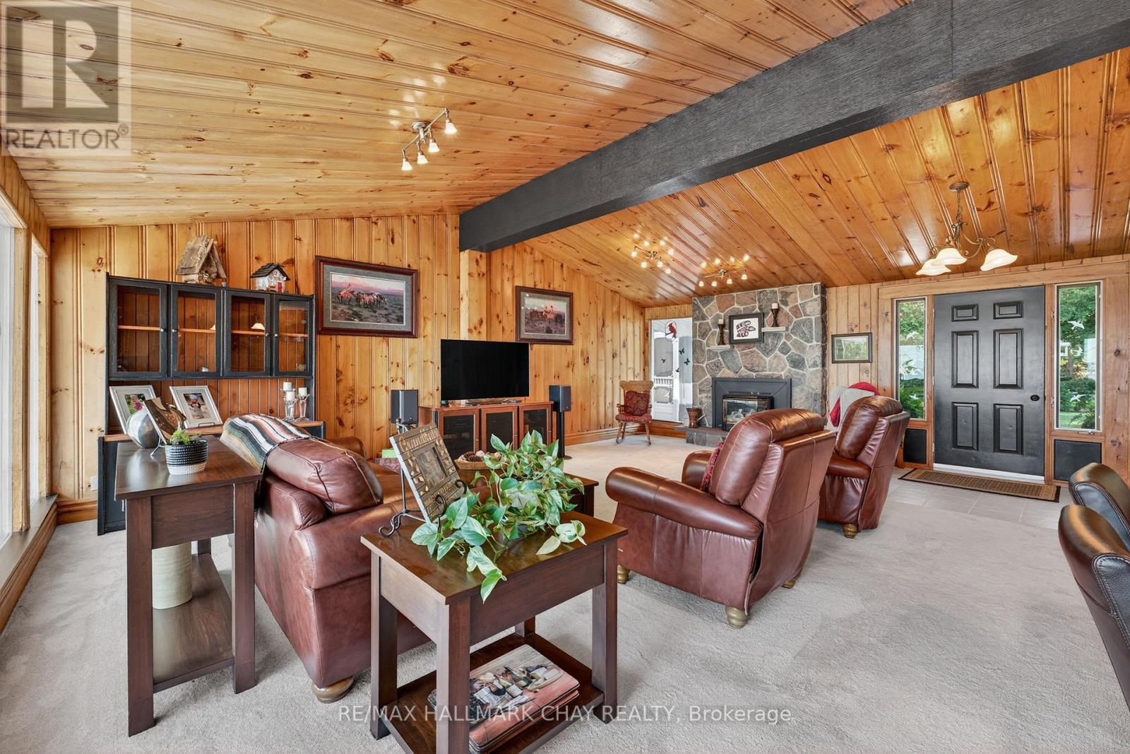 7 Lakeshore Road E, Oro-Medonte, Ontario  L0L 2E0 - Photo 22 - S12307983