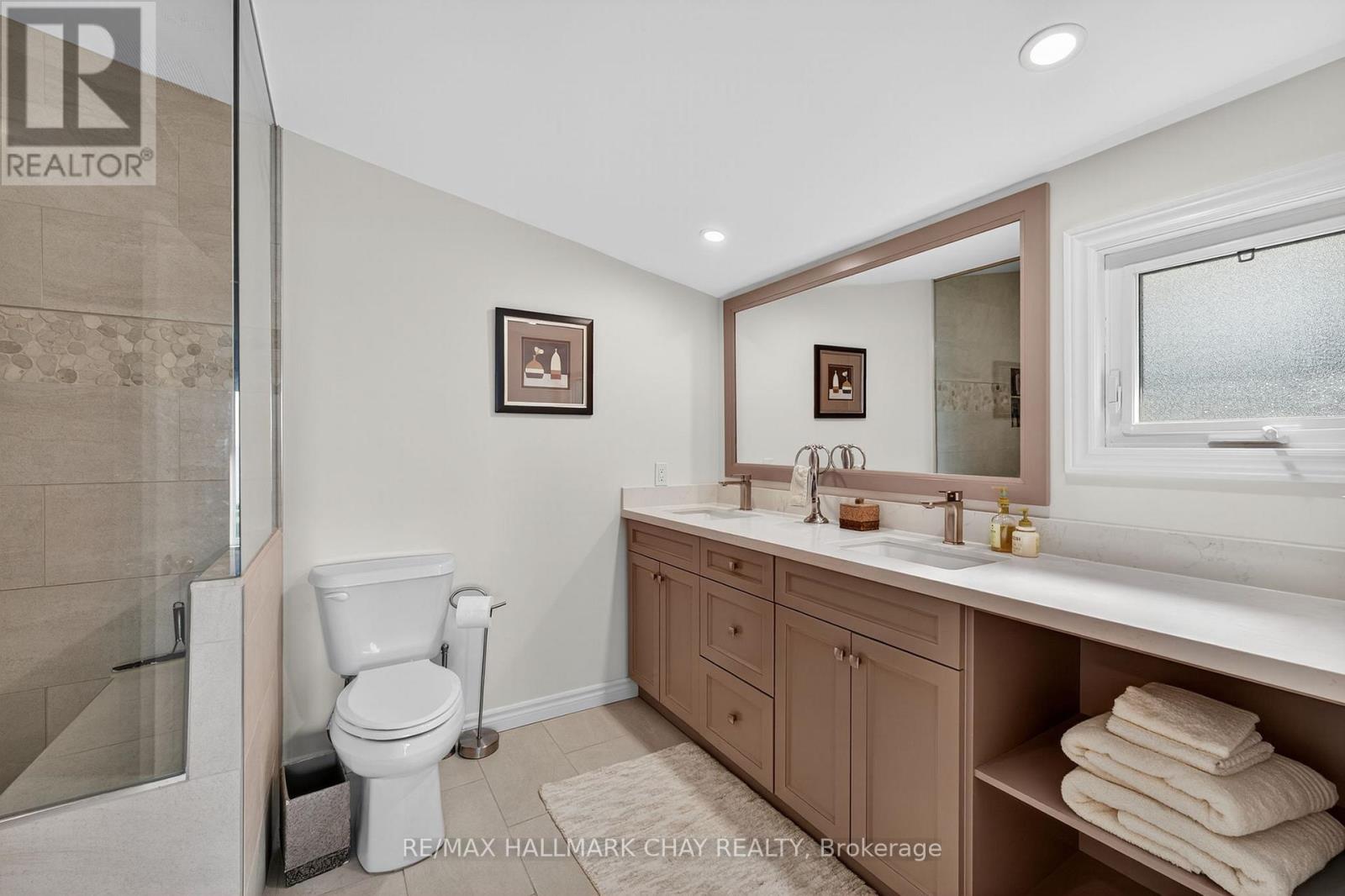 7 Lakeshore Road E, Oro-Medonte, Ontario  L0L 2E0 - Photo 35 - S12307983