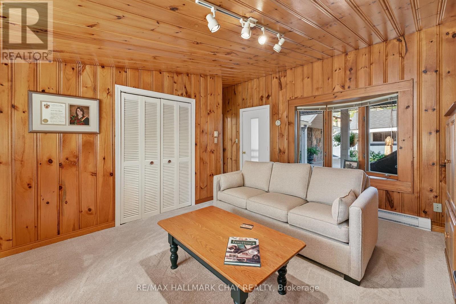 7 Lakeshore Road E, Oro-Medonte, Ontario  L0L 2E0 - Photo 38 - S12307983