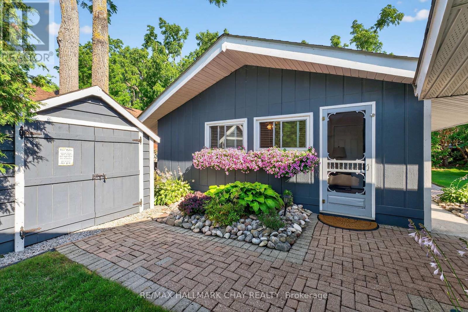 7 Lakeshore Road E, Oro-Medonte, Ontario  L0L 2E0 - Photo 43 - S12307983