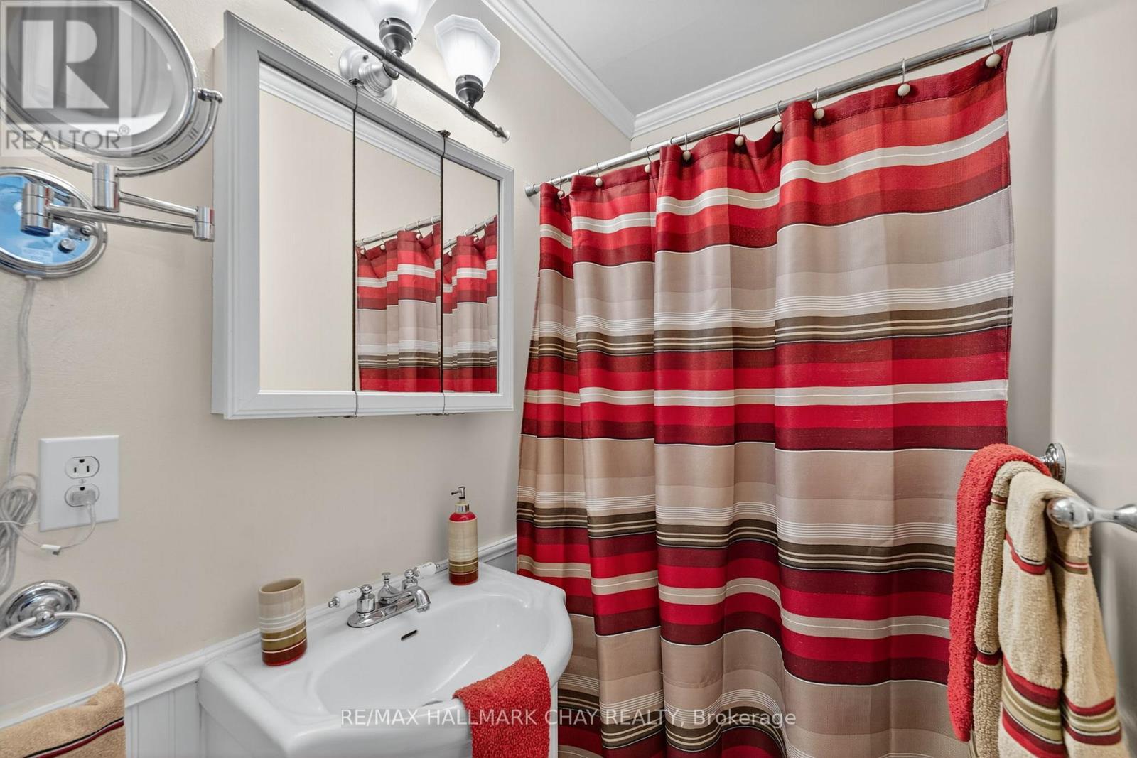 7 Lakeshore Road E, Oro-Medonte, Ontario  L0L 2E0 - Photo 46 - S12307983