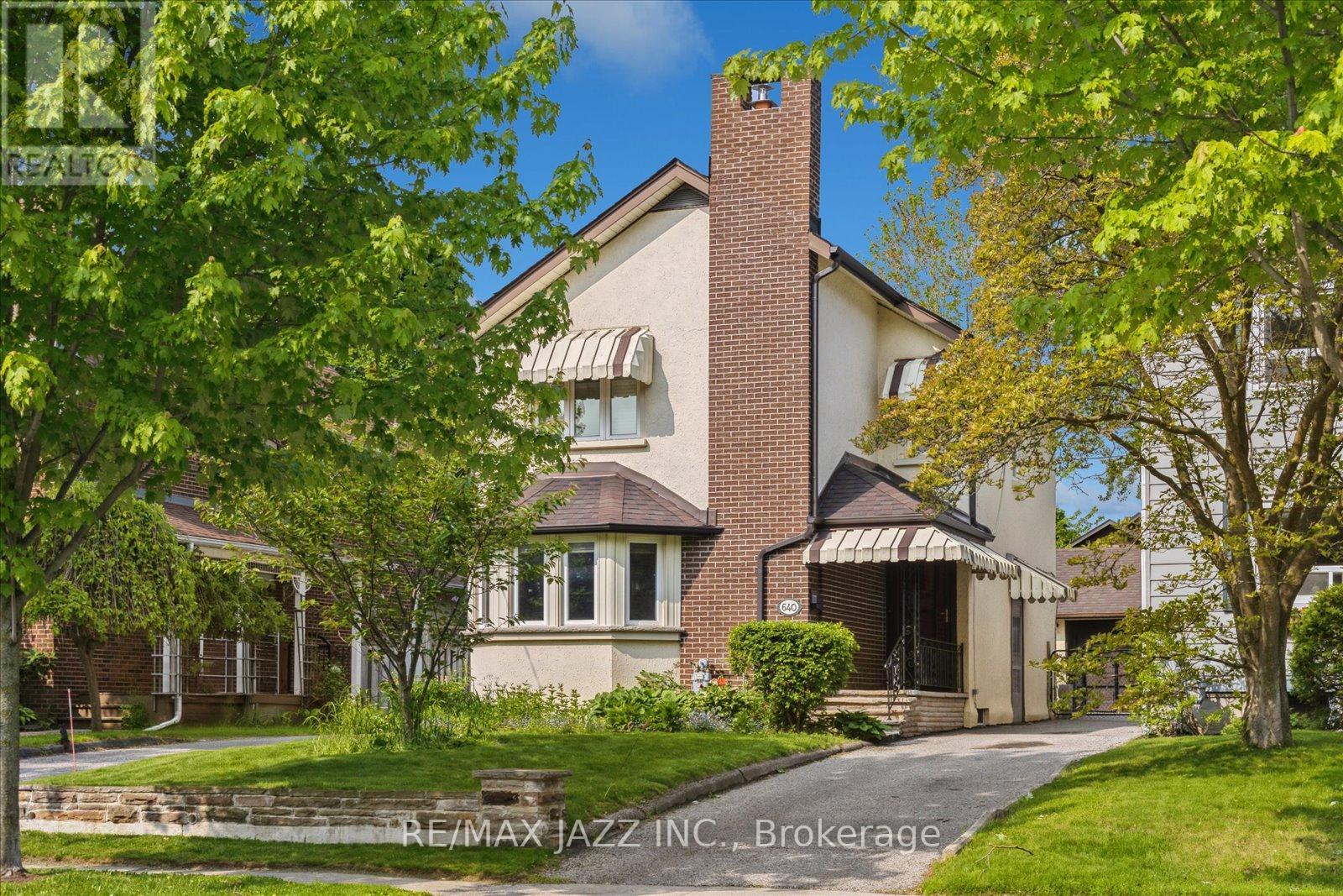 Property at 640 MARY STREET N image 1