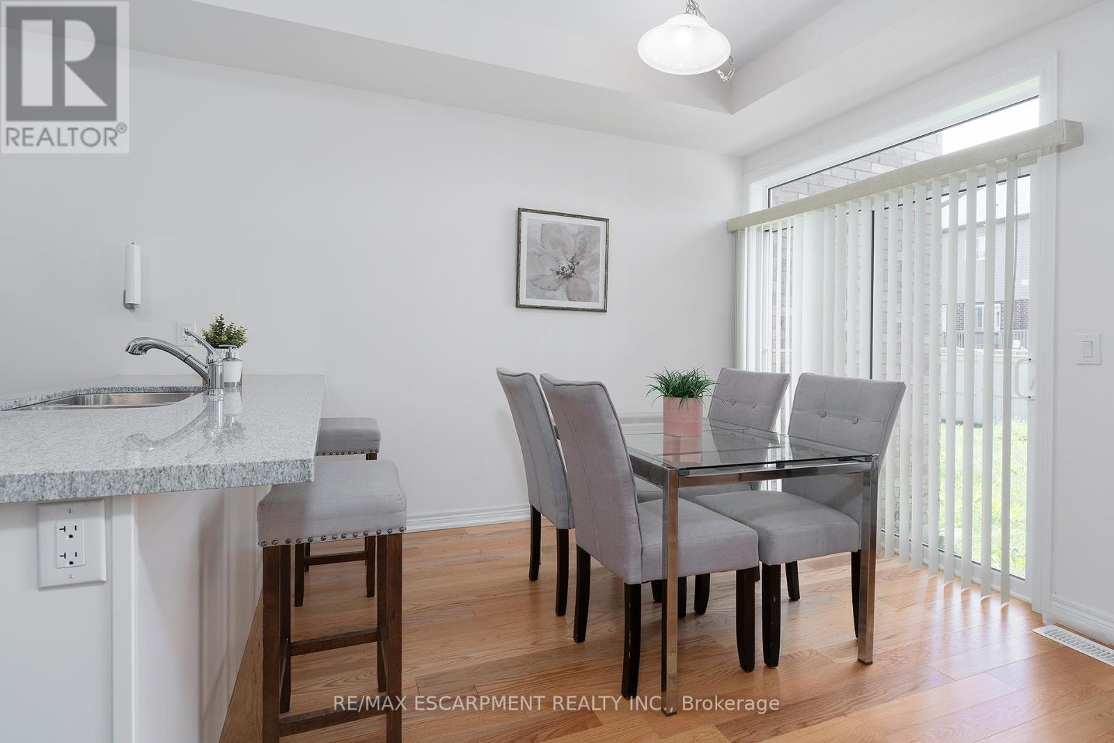 333 Raymond Road, Hamilton, Ontario  L9K 0G8 - Photo 5 - X12307959