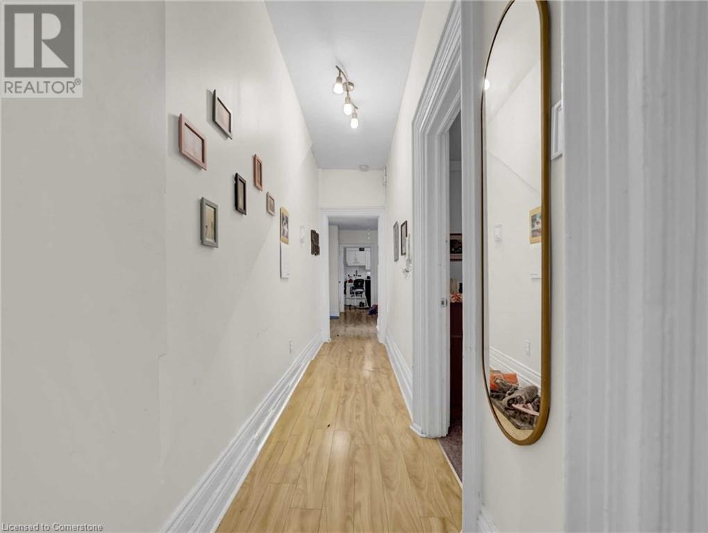 Property at 214 MARY Street image 4