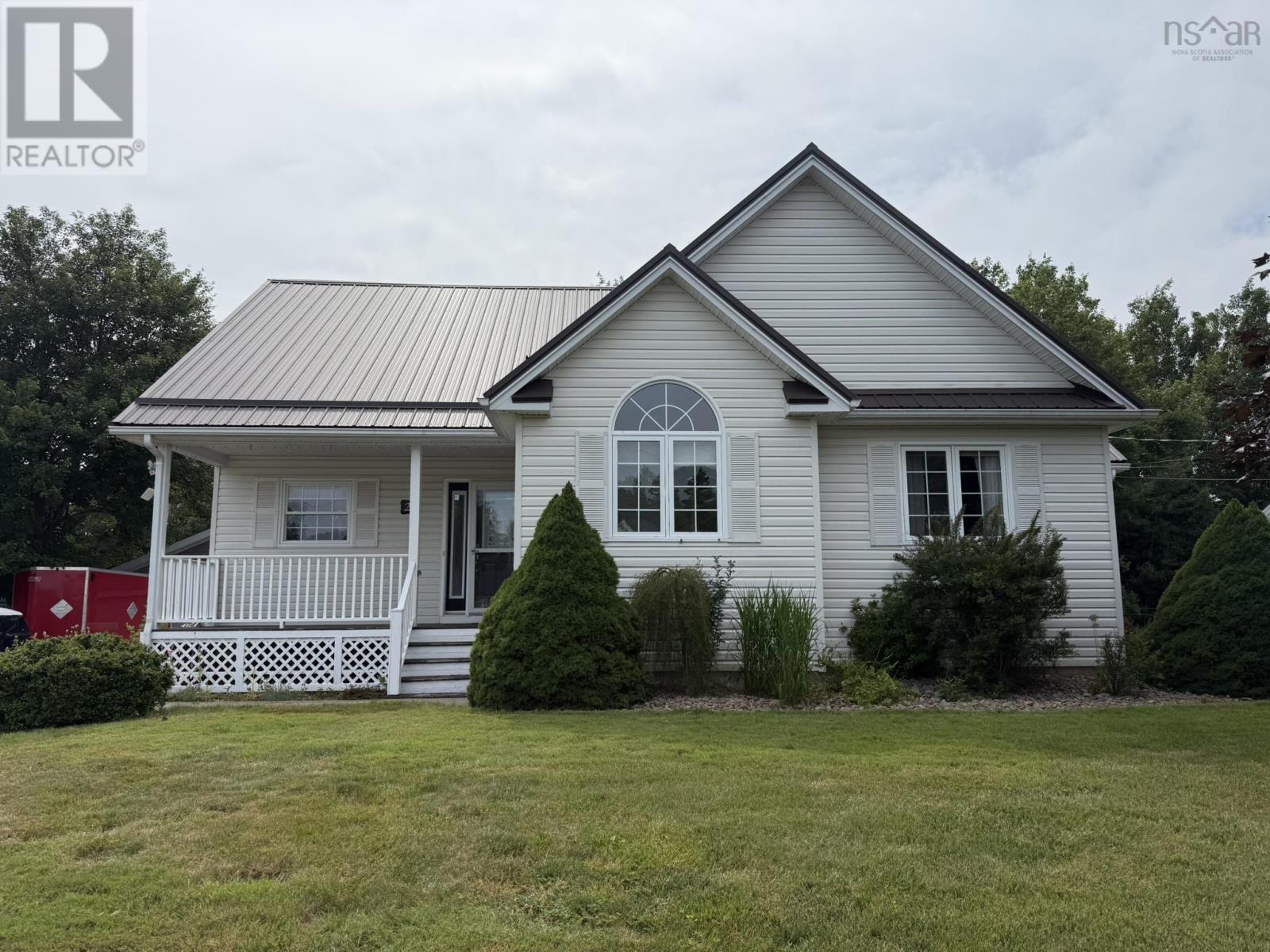 23 Silverwood Drive, Valley, Nova Scotia  B6L 4J1 - Photo 1 - 202518227