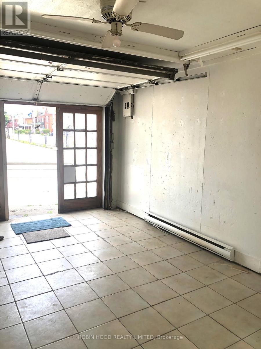 Laneway Workshop - 1486 Dundas Street W, Toronto, Ontario  M6K 1T5 - Photo 2 - C12308125