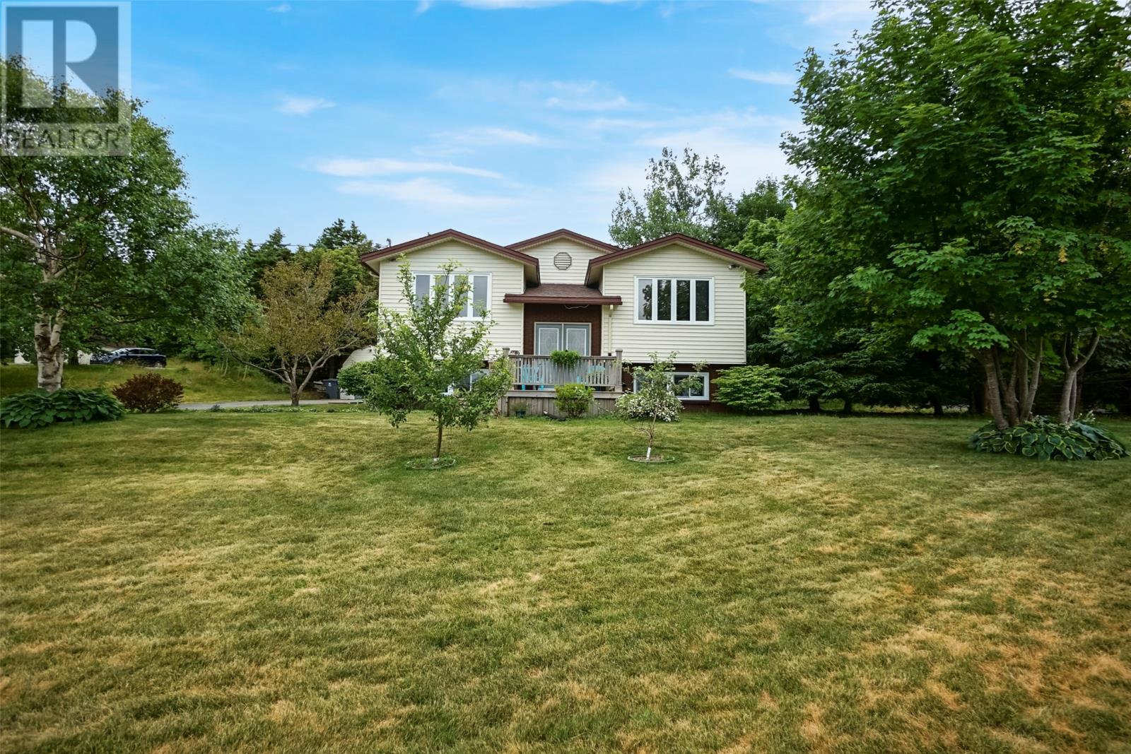 Property at 10 Valleyview Crescent image 1