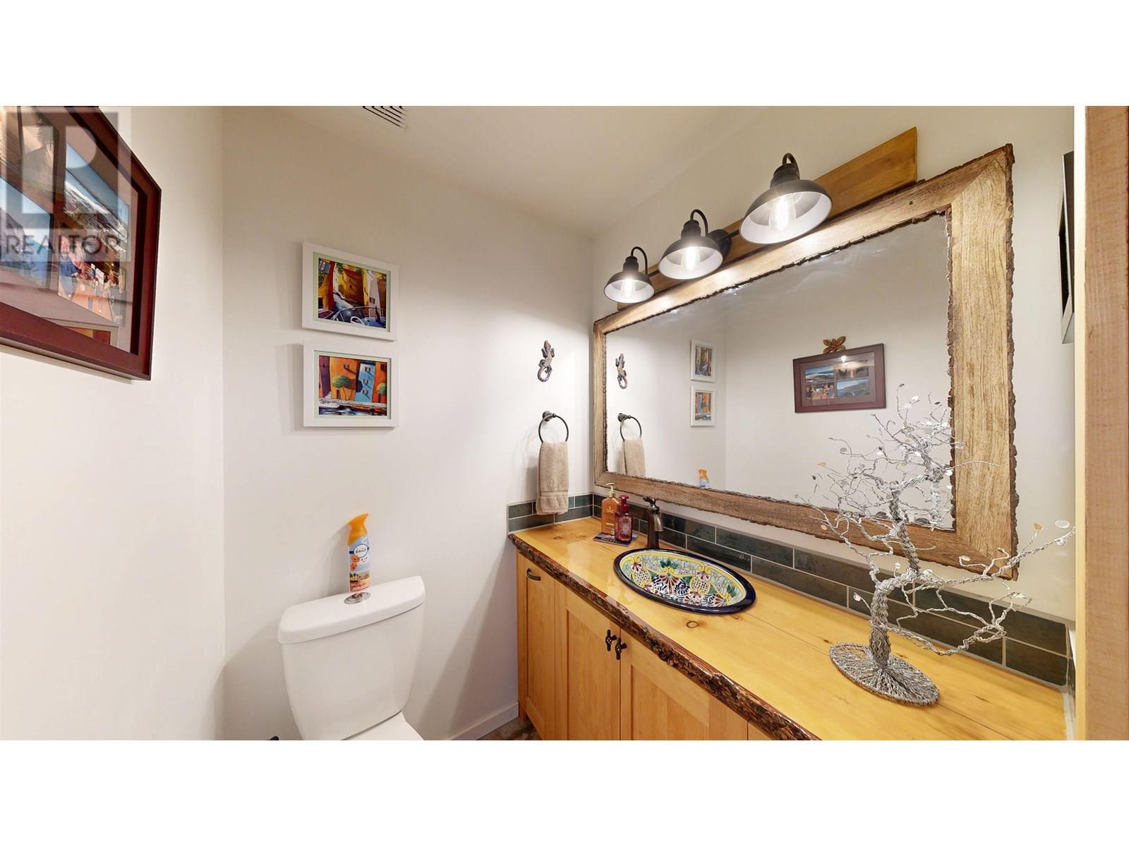8494 Gerald Crescent, 100 Mile House, British Columbia  V0K 1E0 - Photo 15 - R2978152