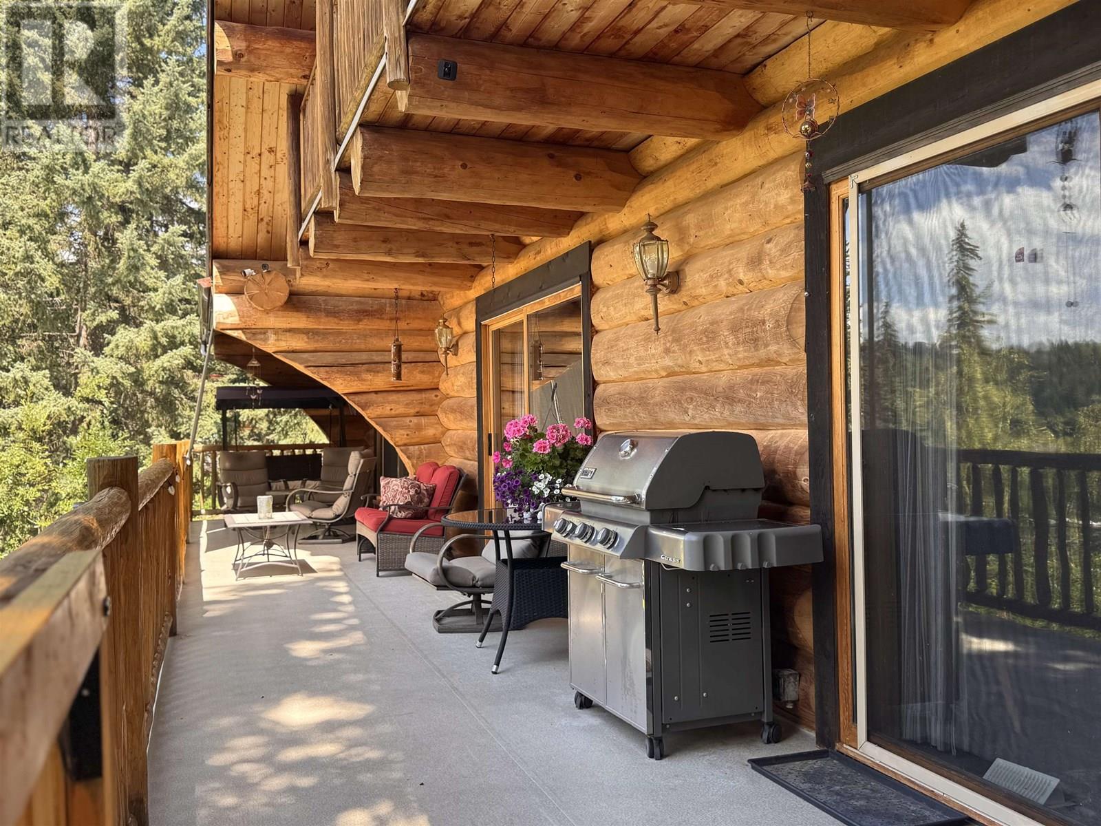 8494 Gerald Crescent, 100 Mile House, British Columbia  V0K 1E0 - Photo 7 - R2978152